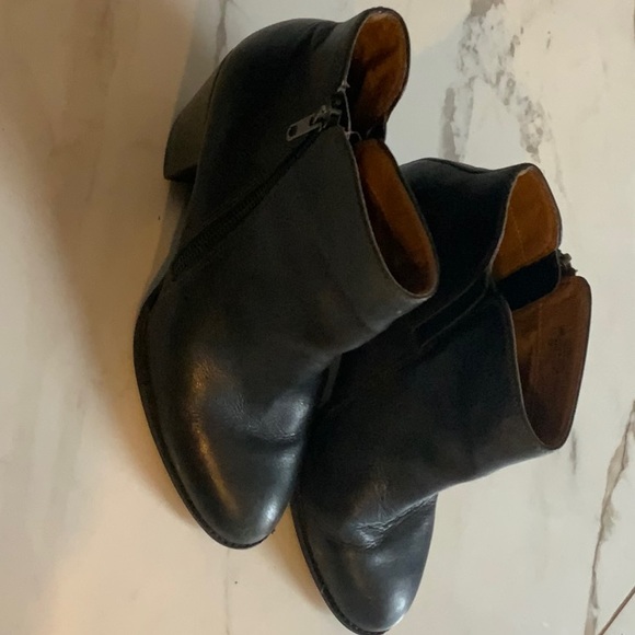 Soffi Bootie - Picture 5 of 12